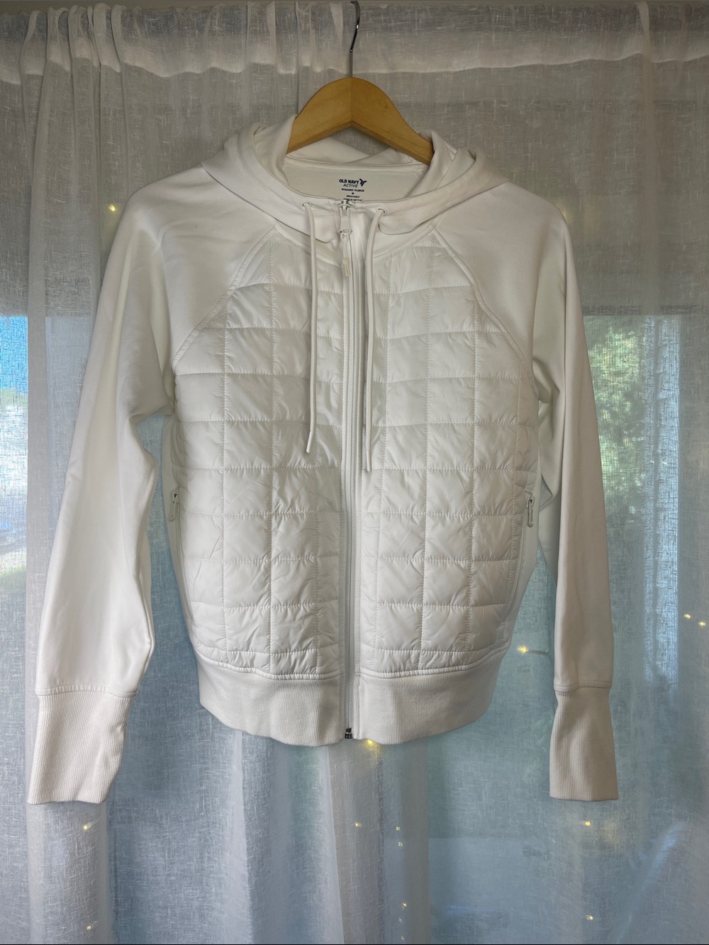 Old Navy White Quilted Hooded Puffer Jacket - Women